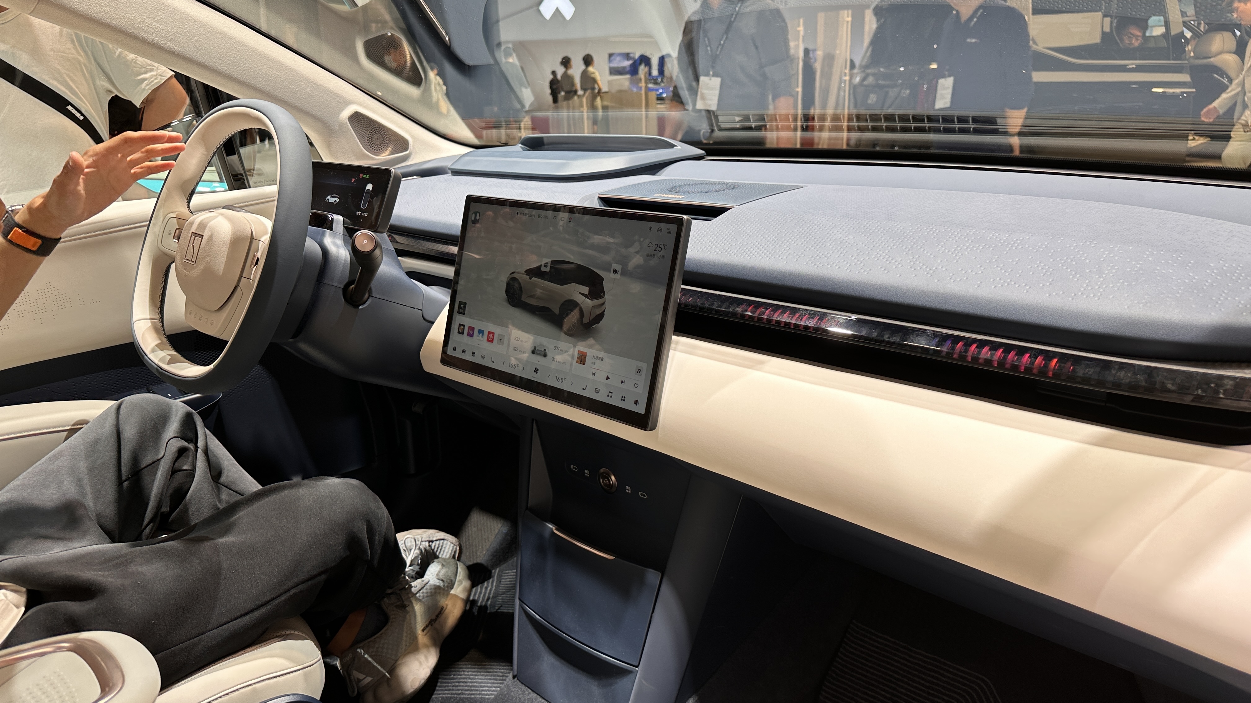 极氪大动作！国产新能源汽车加速挺进中东