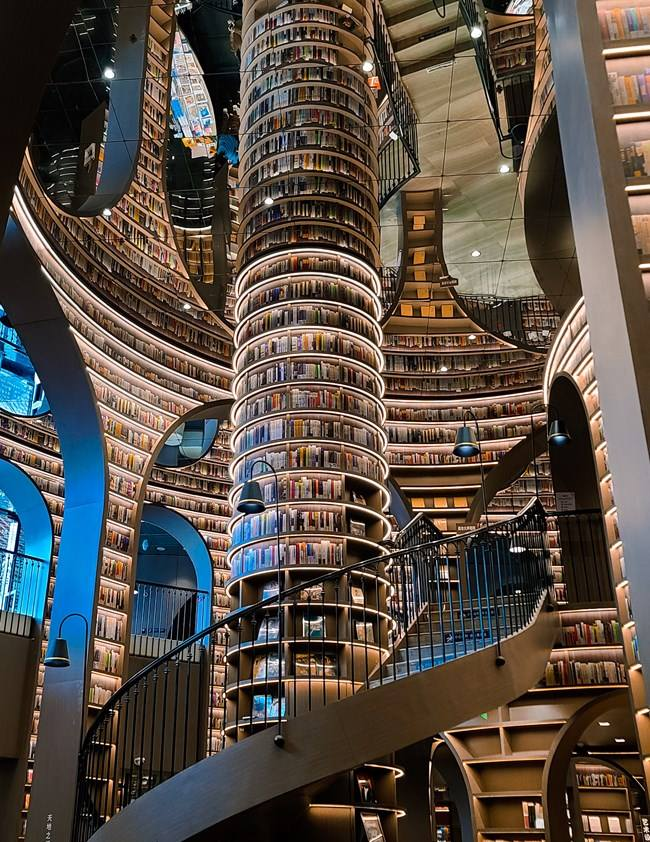 “网红”书店突然宣布终止营业:开业仅三年,千万股权被冻结