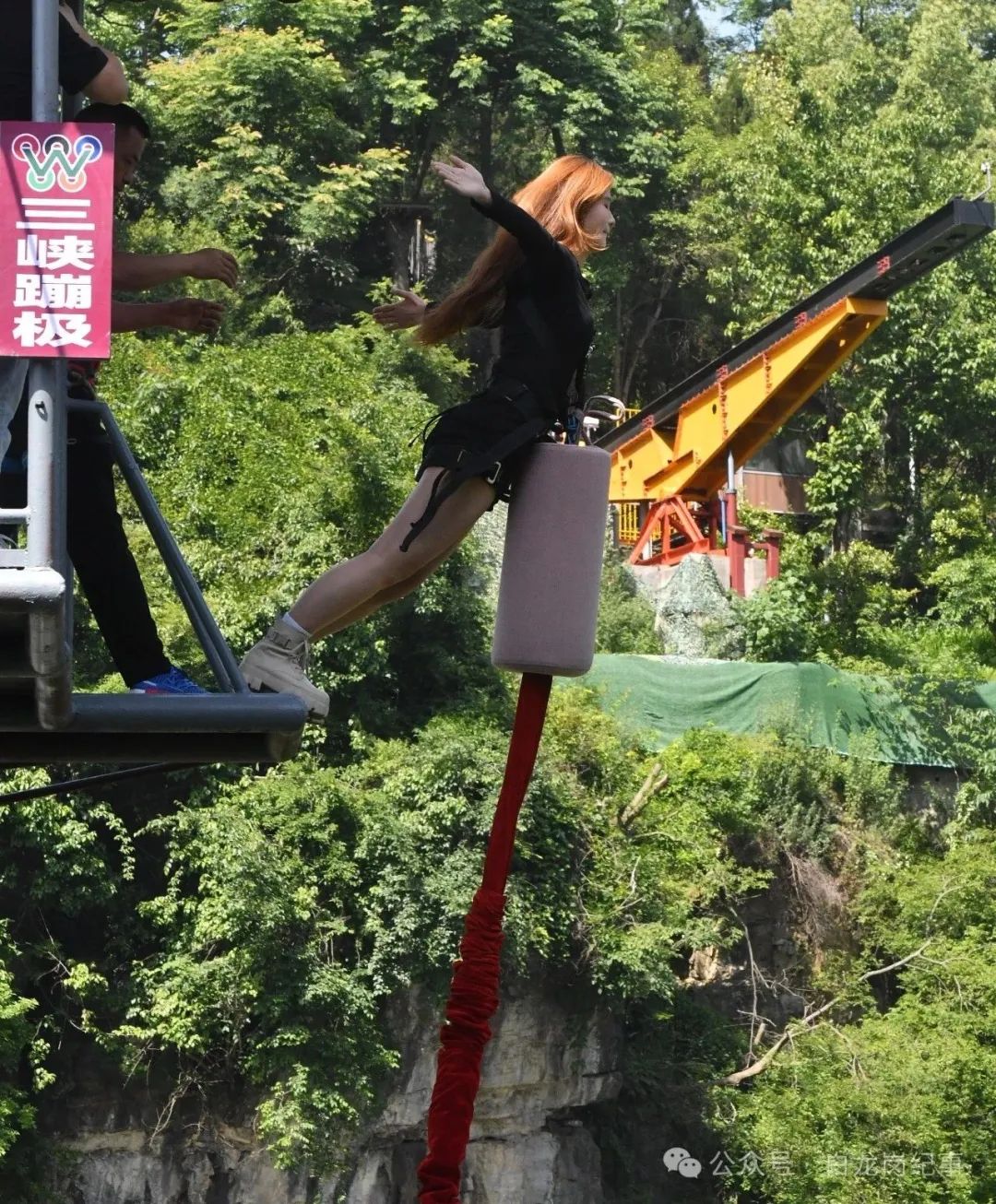 近900亿“耐心资本”加速集结！VC/PE火速对接，如何接住这“泼天的富贵”？