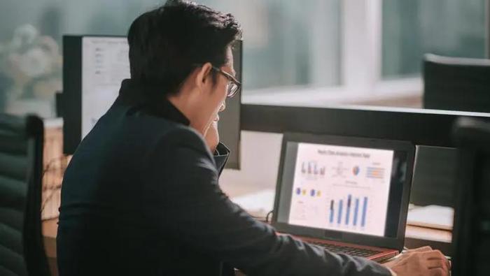 一夜间全网求邀请码，全球首款“通用型Agent”来了？