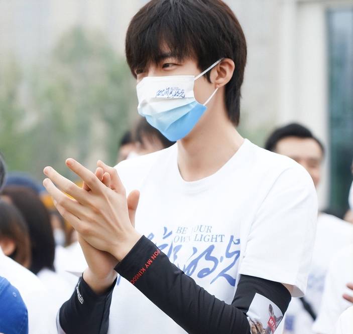 太突然!“计划有变,他不去了”!火爆出圈的明星公司,90后创始人取消武汉亮相