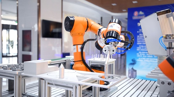 深圳，剑指机器人“第一军团”