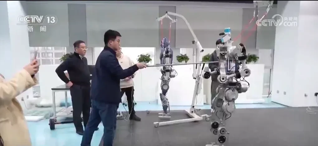 超硬核！机器人群雄论剑广交会，3分钟get全球智造风向标