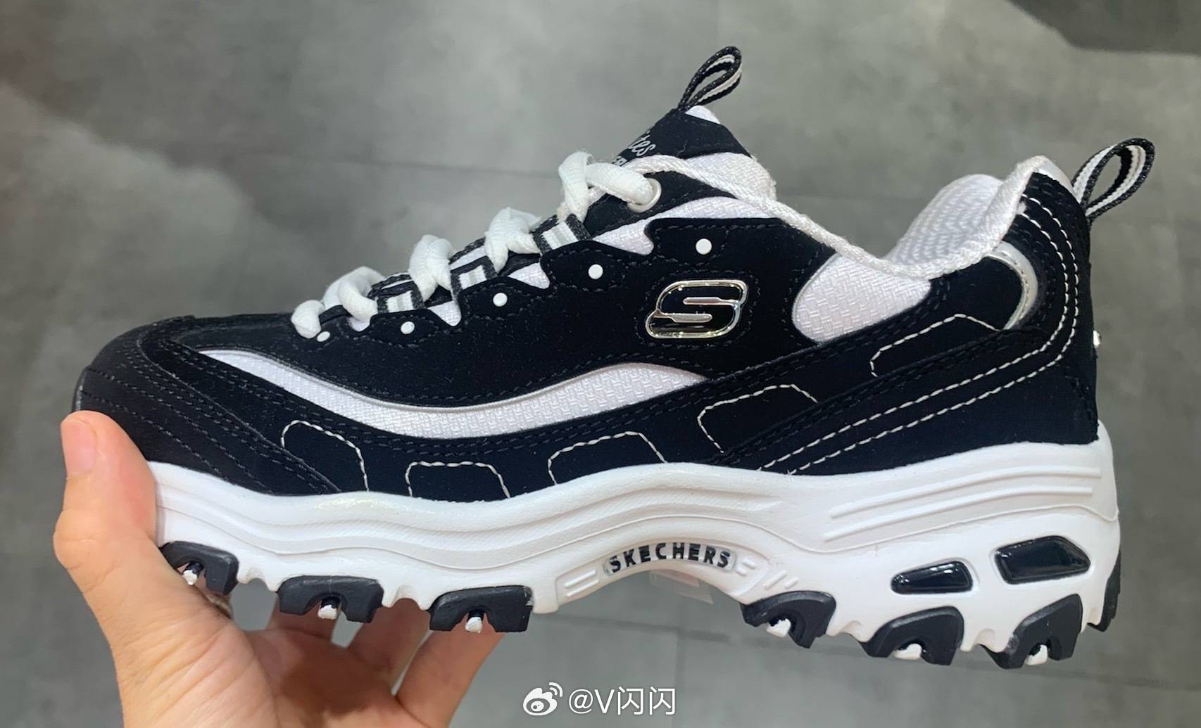 太突然!斯凯奇宣布退市,热搜爆了!去年全球卖了650亿元