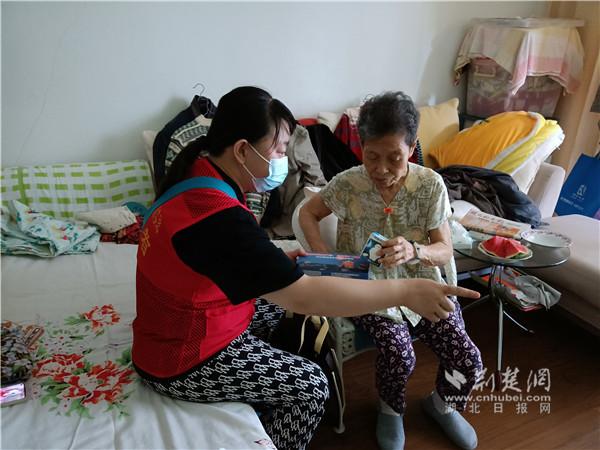 金牛民政:线上数据筑基石,线下走访添温情,民生温度再升级!